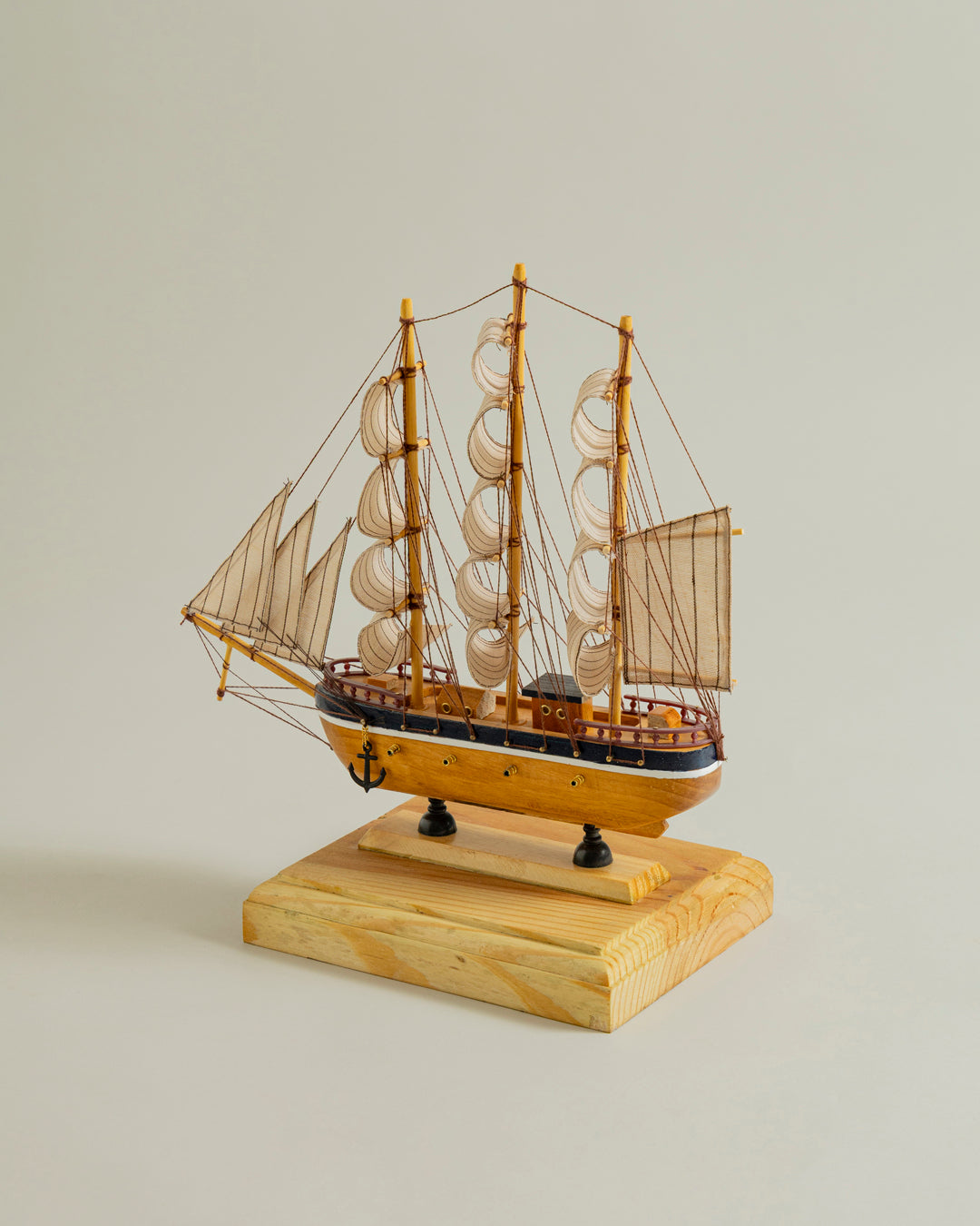 "The Gold Mariner" Wooden DecoratStandive Ship With