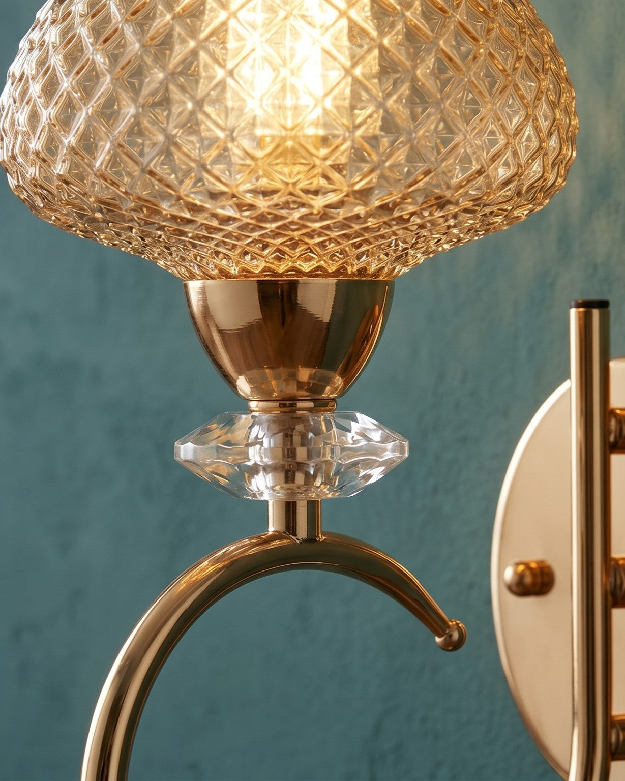 Royal Diamond Cut Crystal Wall Light