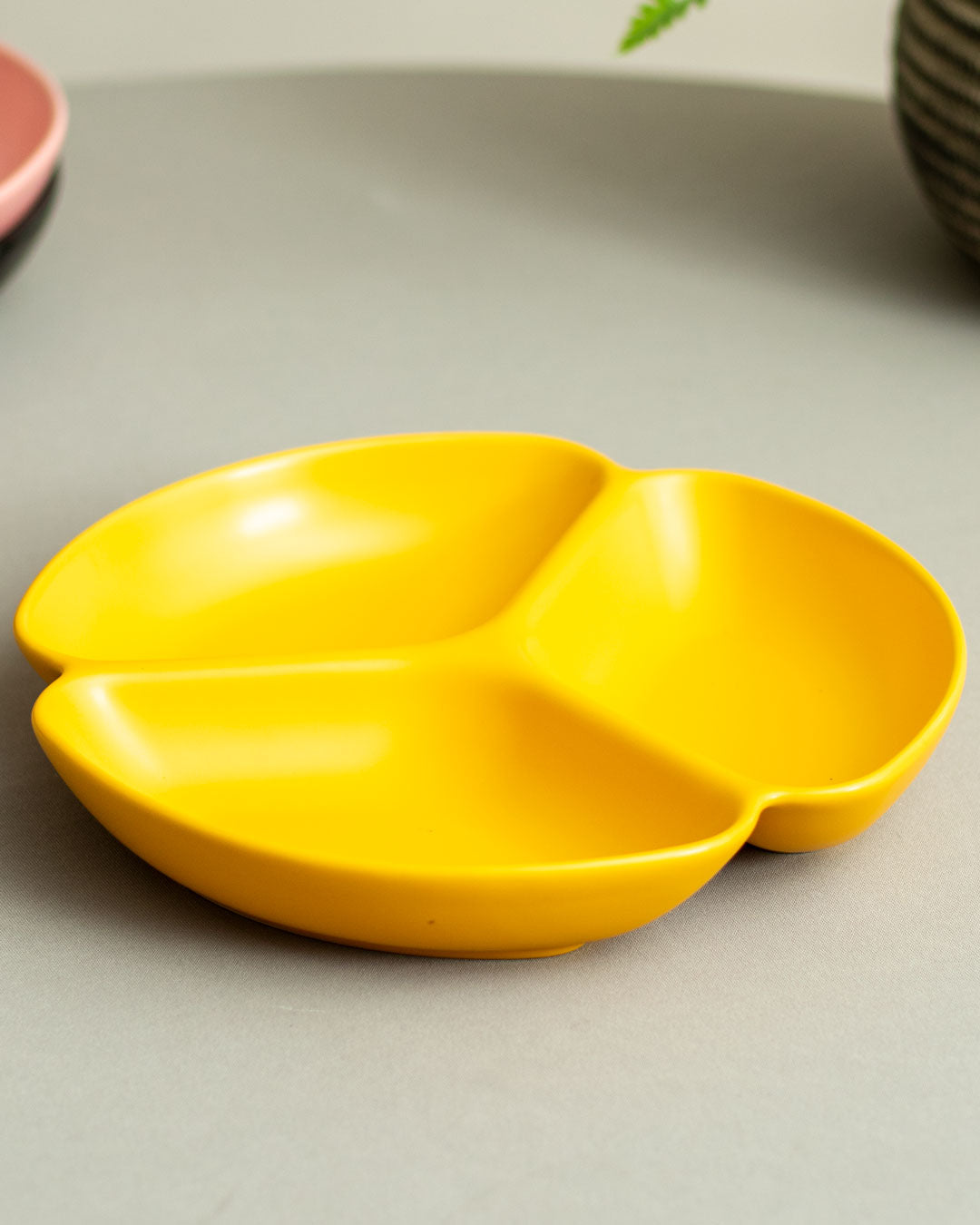 Monochrome Chip & Dip Platter - Yellow
