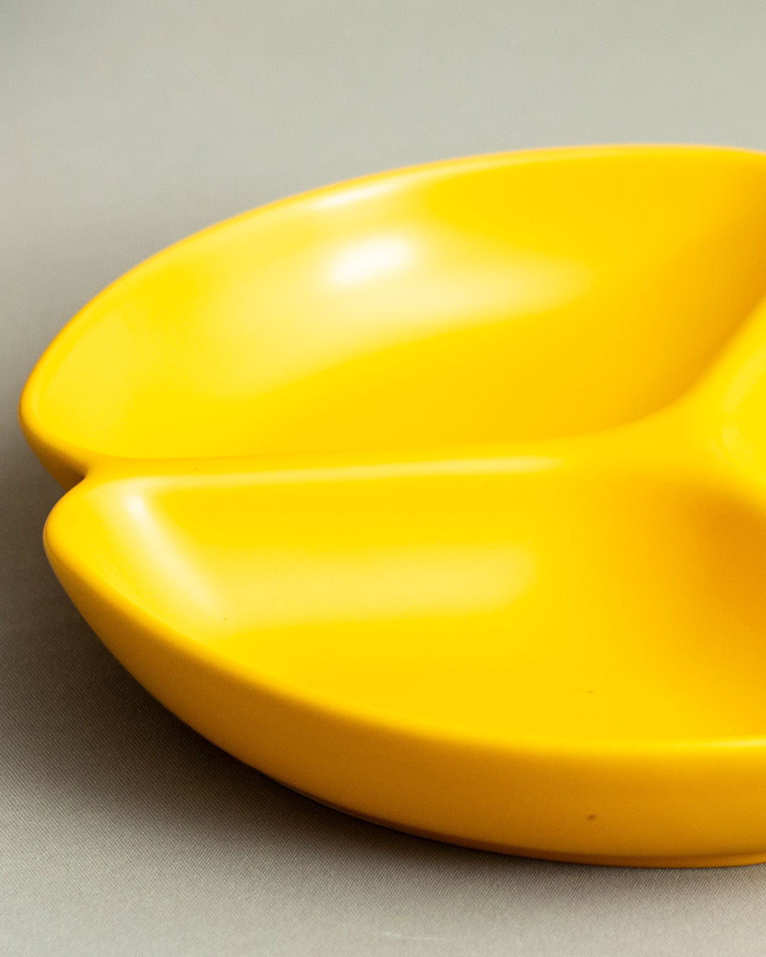 Monochrome Chip & Dip Platter - Yellow