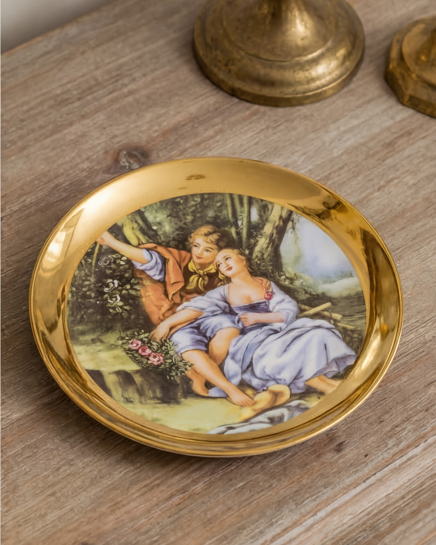 Victorian Elegance Golden Rim Decorative Plates - 10"