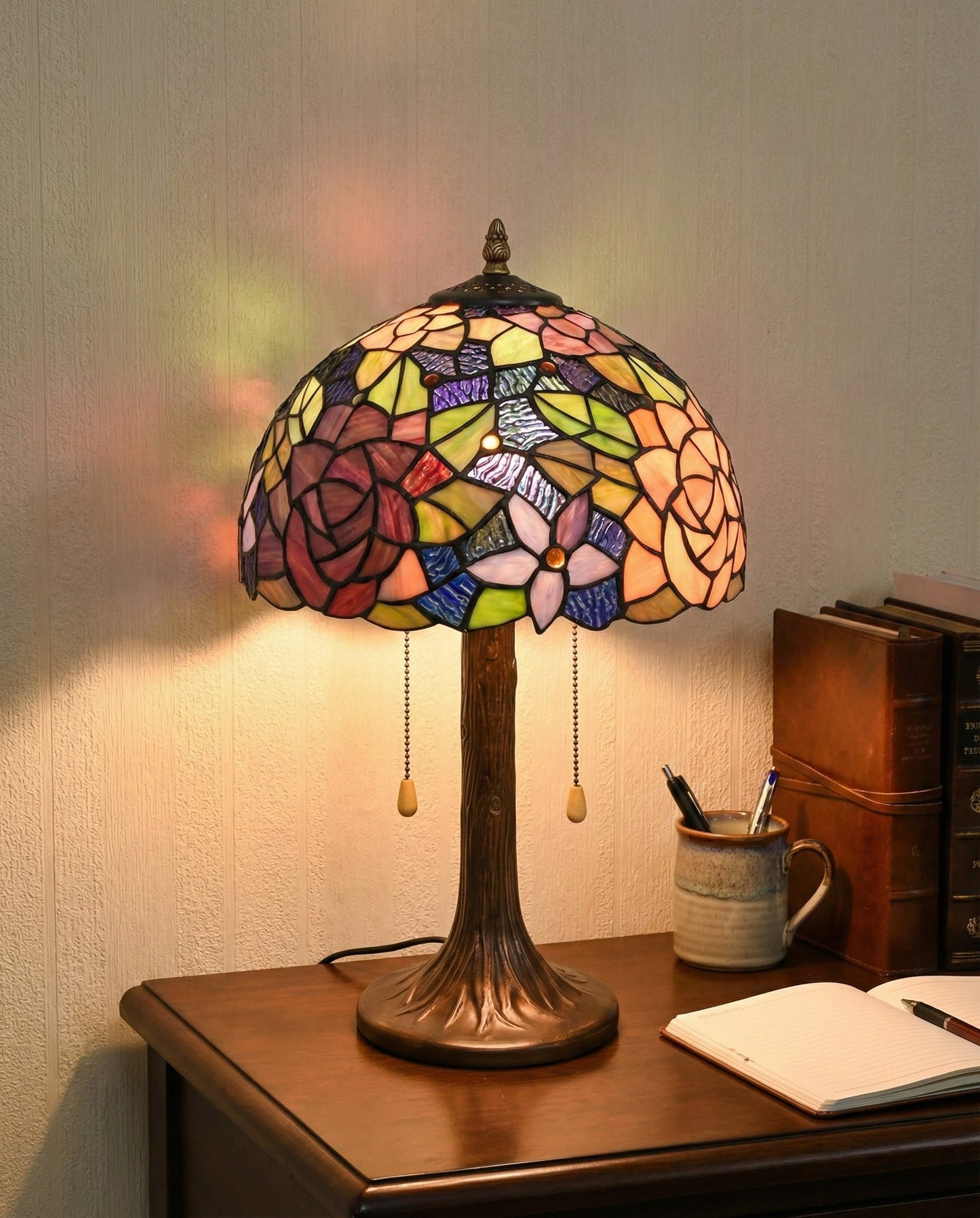 Rosette Glow Tiffany Table Lamp