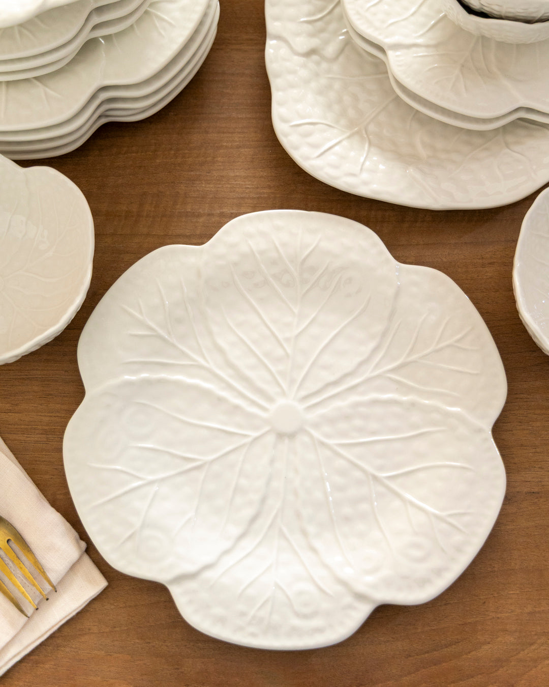 White Leaf Elegance - 26 Piece Dinner Set