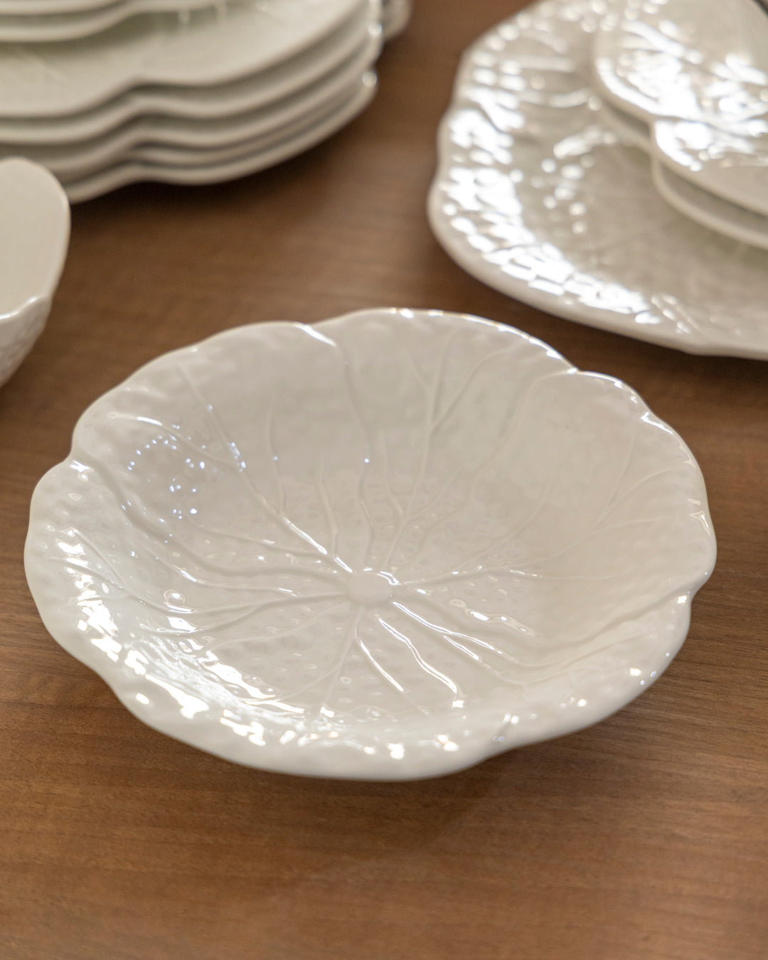 White Leaf Elegance - 26 Piece Dinner Set