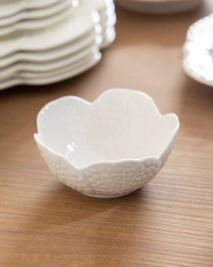 White Leaf Elegance - 26 Piece Dinner Set