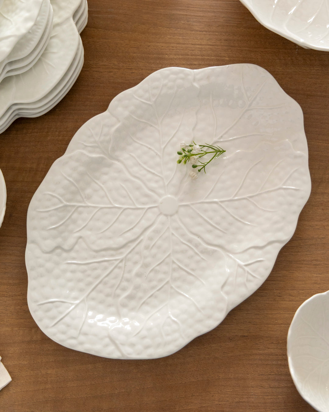 White Leaf Elegance - 26 Piece Dinner Set