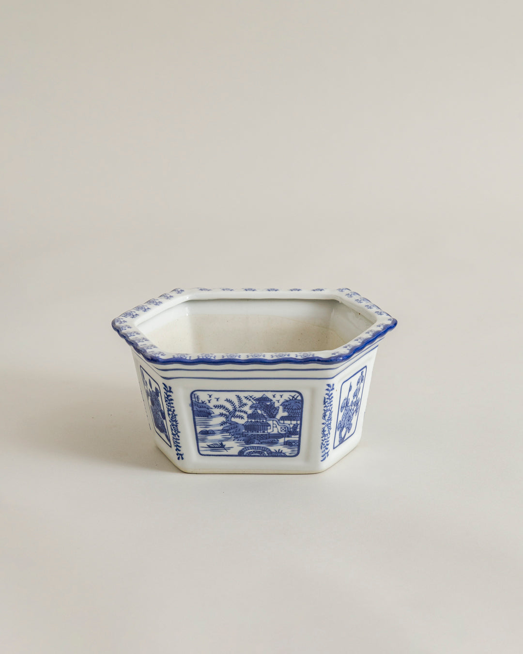 Blue Willow Scenic Planter - 30 cm