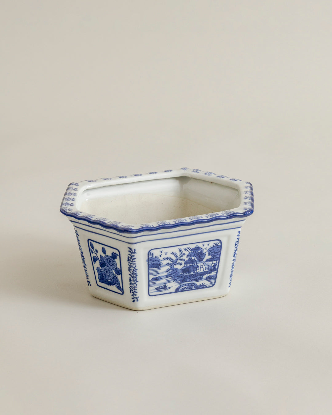 Blue Willow Scenic Planter - 30 cm