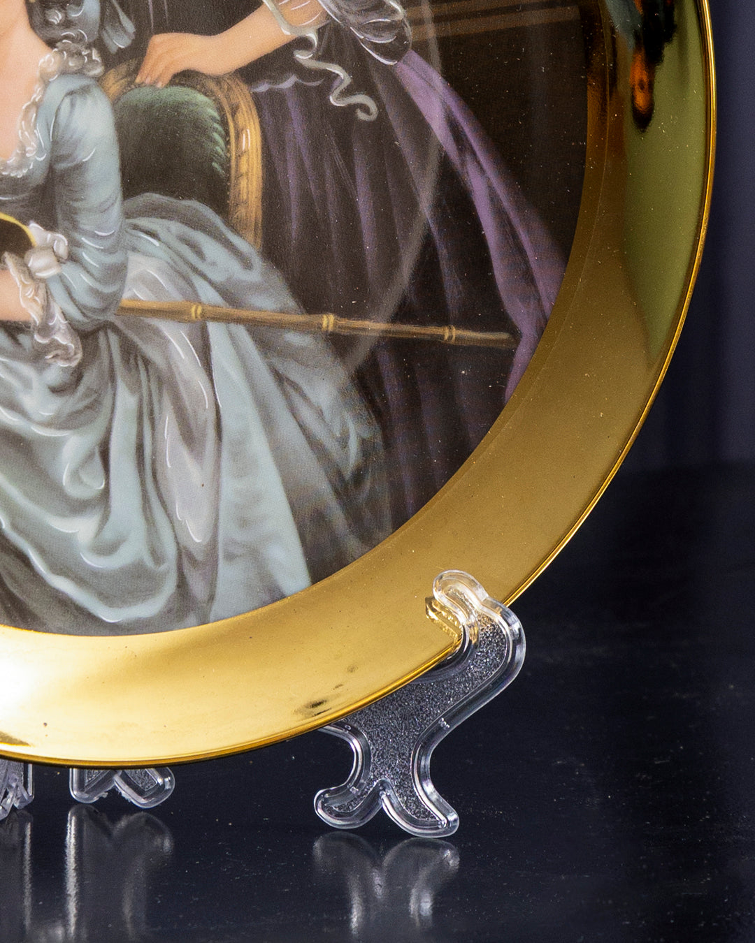 Victorian Elegance Golden Rim Decorative Plates - 10"
