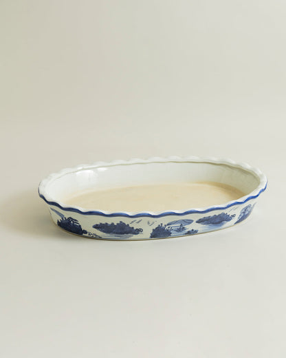 Royal Crest Scalloped Planter - Small