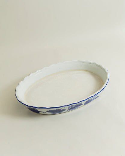Royal Crest Scalloped Planter - Big
