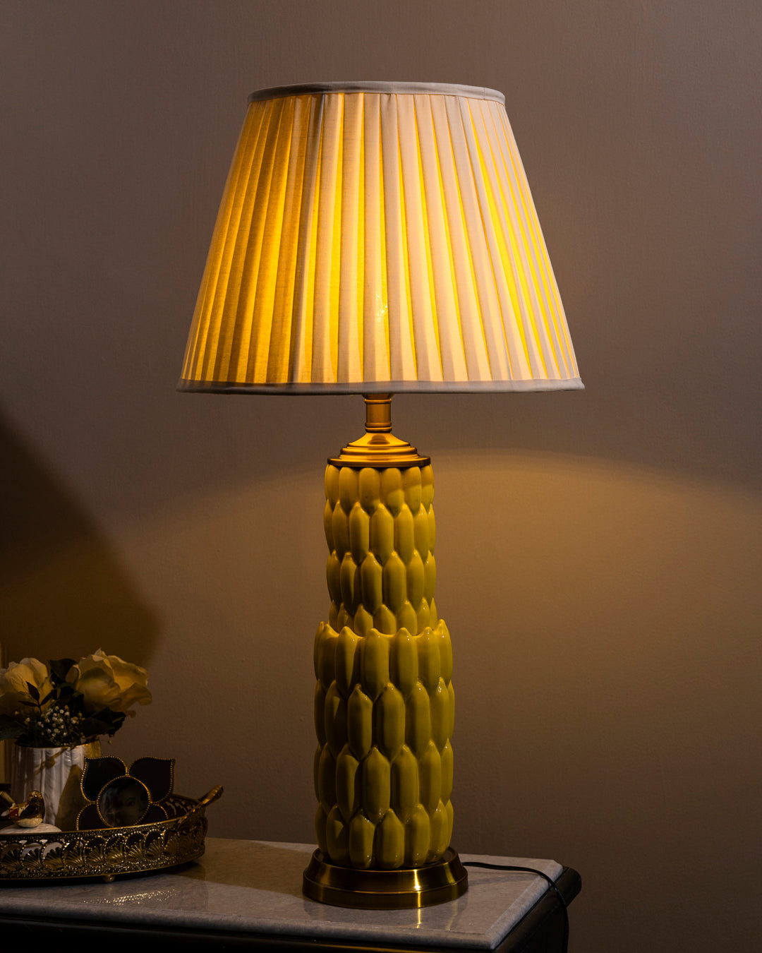 Banana Bunch Ceramic Table Lamp