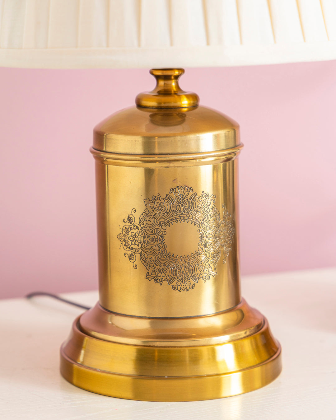 Regal Aura Brass Table Lamp