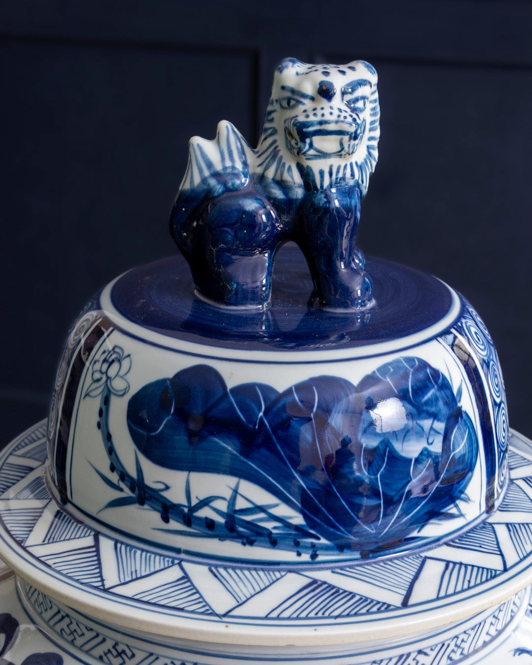Royal Heritage Landscape Temple Jar with Guardian Lid - 116 CM