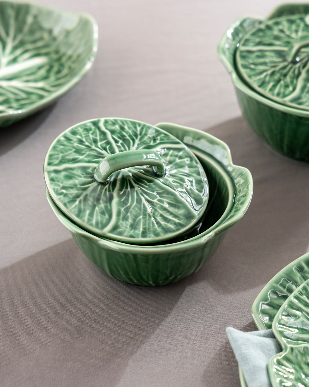 Lettuce Leaf Bowl With Lid - 380 Ml