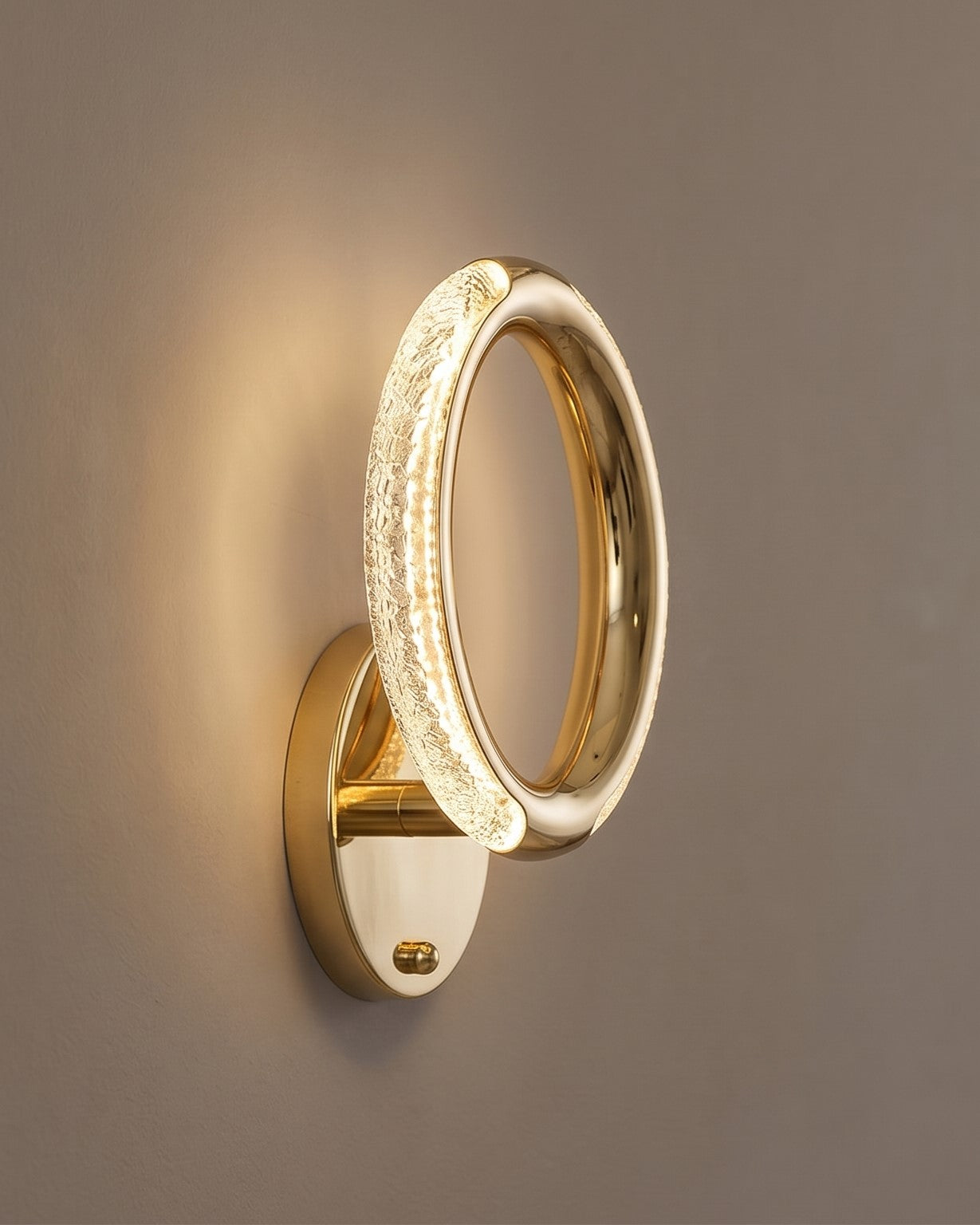 Velisara Halo LED Wall Light