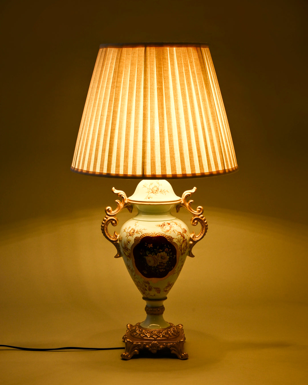 Victorian Grace Table Lamp