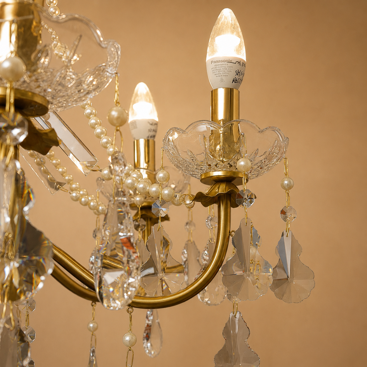 Royal Manor Chandelier For Home & Home Decoration Item