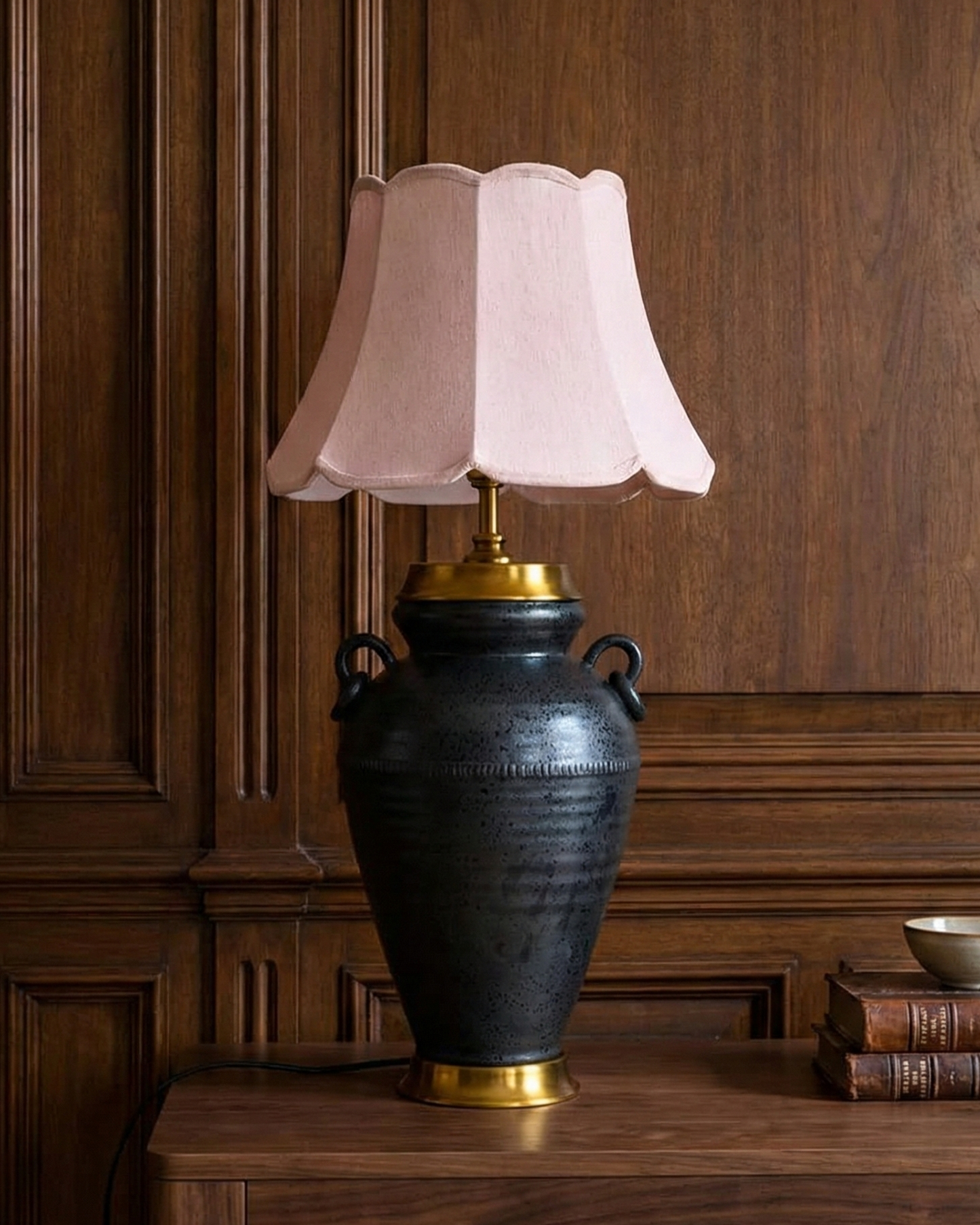 Obsidian Urn Luxe Table Lamp