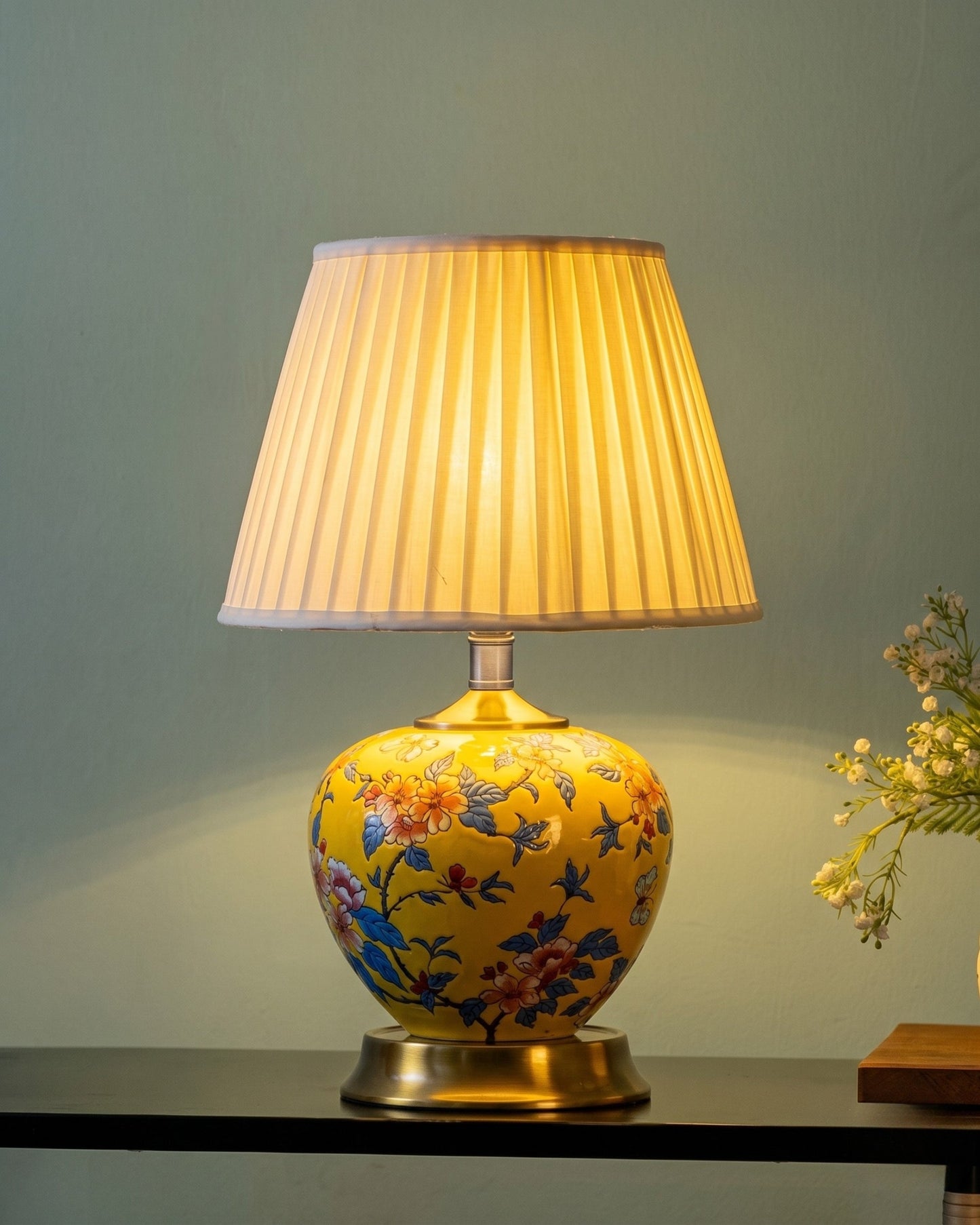 Golden Bloom Heritage Table Lamp